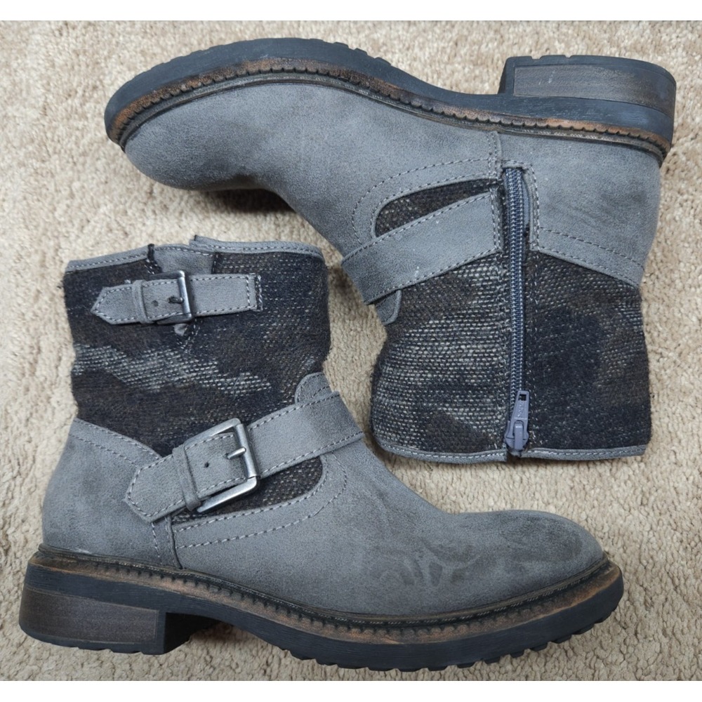 White Mountain Women's Carlin Suede/Fabric Buckle Ankle Booties Gray 7M Western - Picture 4 of 13